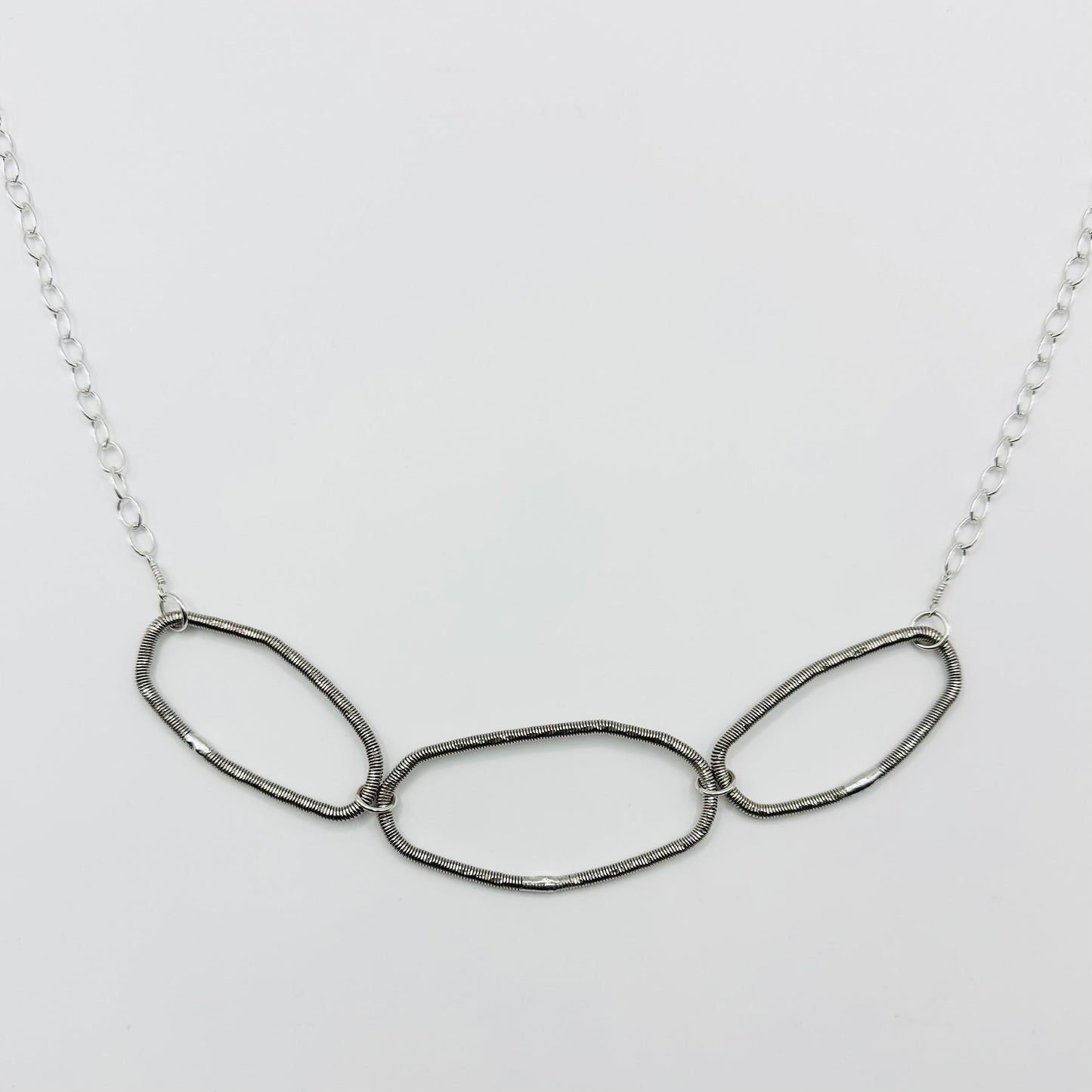 Bass String Three Oval Necklace