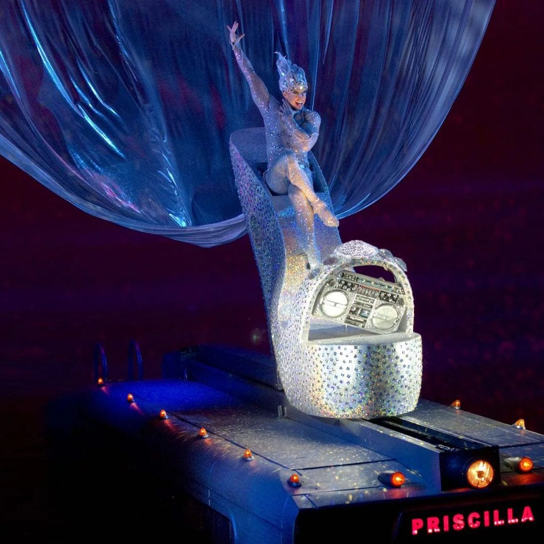 SCENERY: Priscilla, Queen of the Desert Clutch